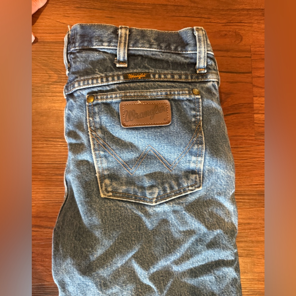 Men's Wrangler - Picture 2 of 4